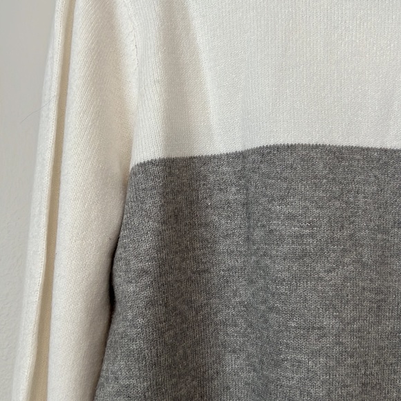 Ampersand Ave NWT gray and white sweater. Size XL. - Picture 6 of 7
